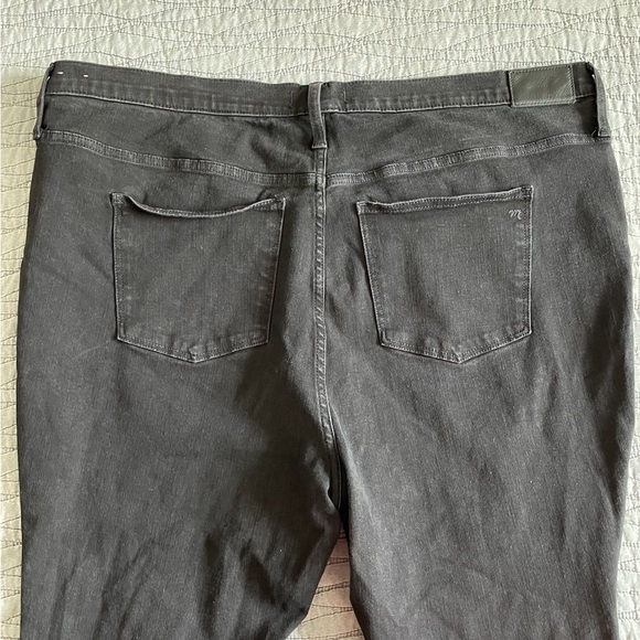 Madewell High Rise Distressed Raw Hem Black 10”Jeans Size 37P Plus Size - Picture 5 of 8